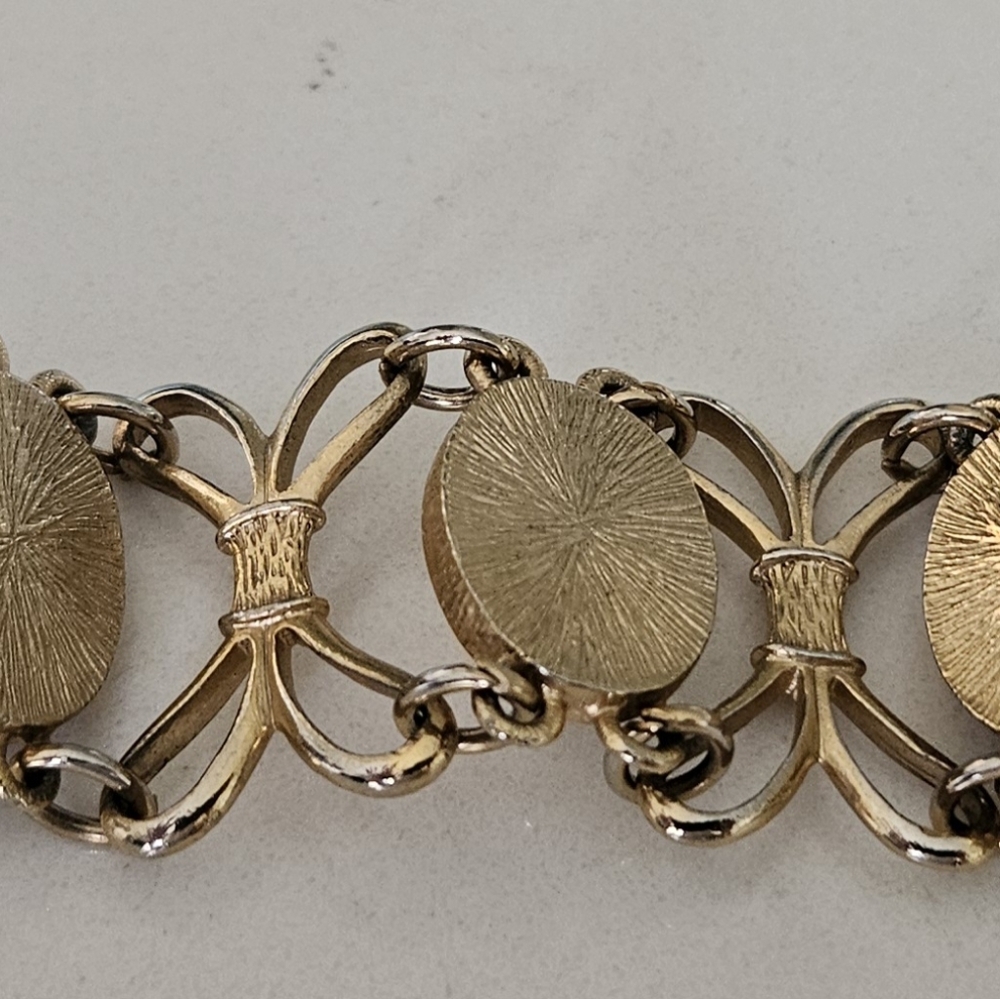 Elegant Gold and Brown Bracelet - Picture 2 of 2